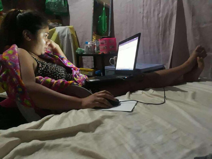 Kamille working from home in the early days, one laptop and a dream